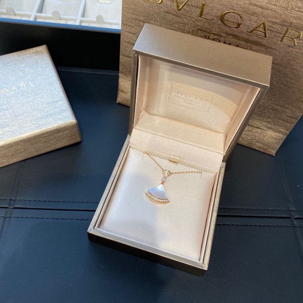 B*l*ai divas’ dream necklace