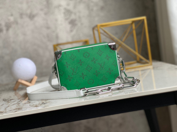 l0*is V*t0n mini soft trunk