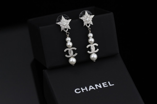 CL EARRINGS