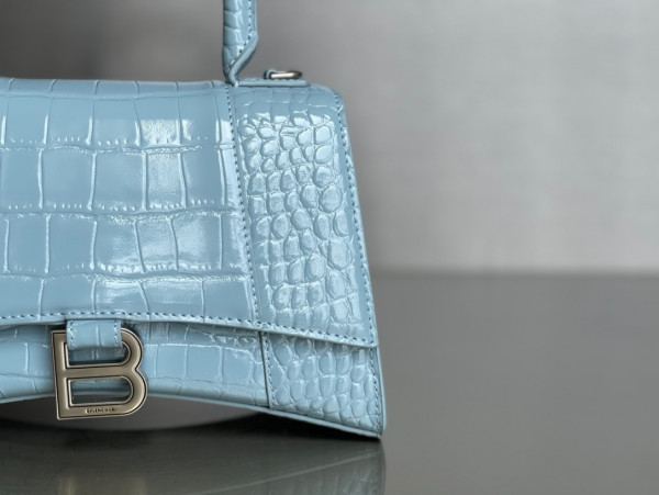 Ba*len*cia*ga hourglass