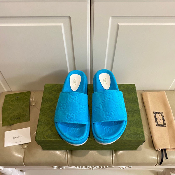 G*u*i gg platform sandal