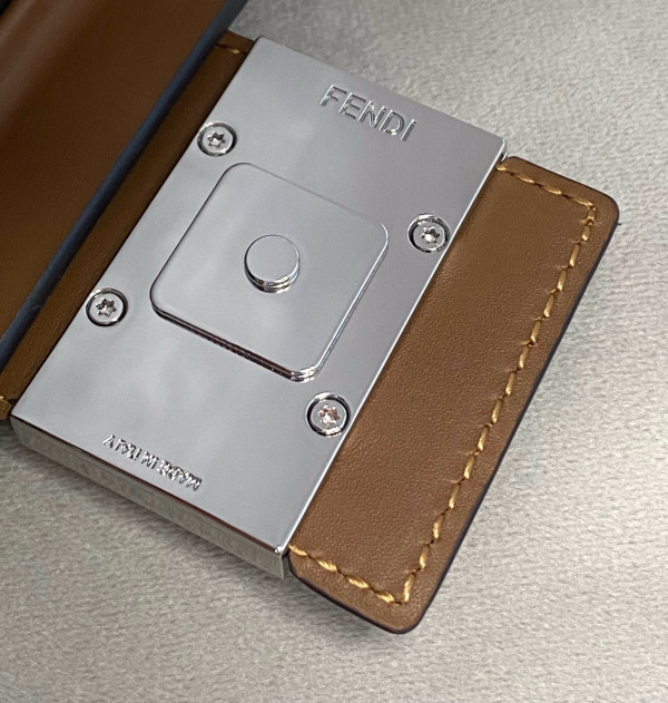 F**di baguette trunk mini