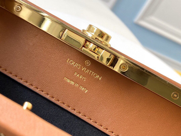 l0*is V*t0n boursicot ew