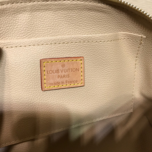 l0*is V*t0n cosmetic pouch gm