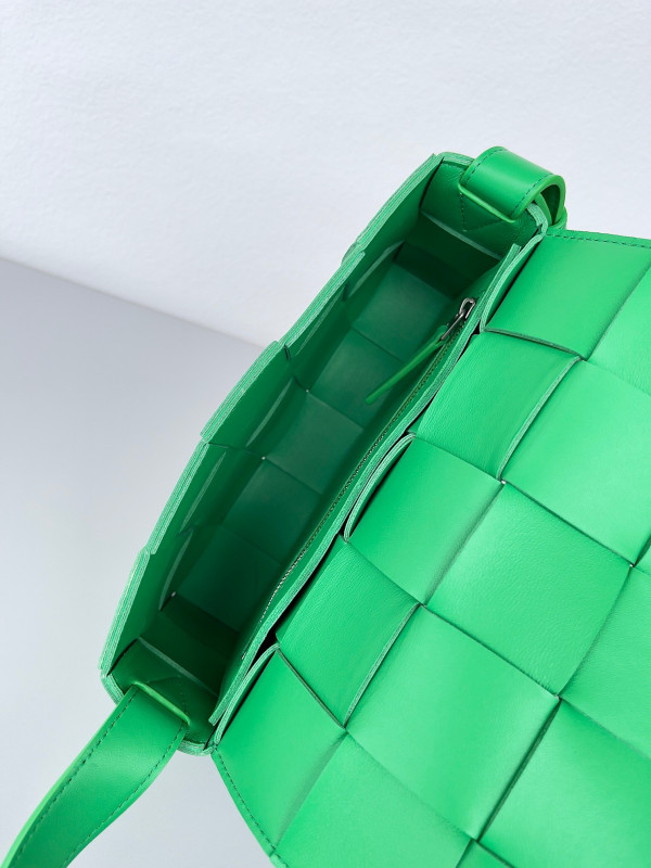 bo*te*ga Ve*ne*ta cassette