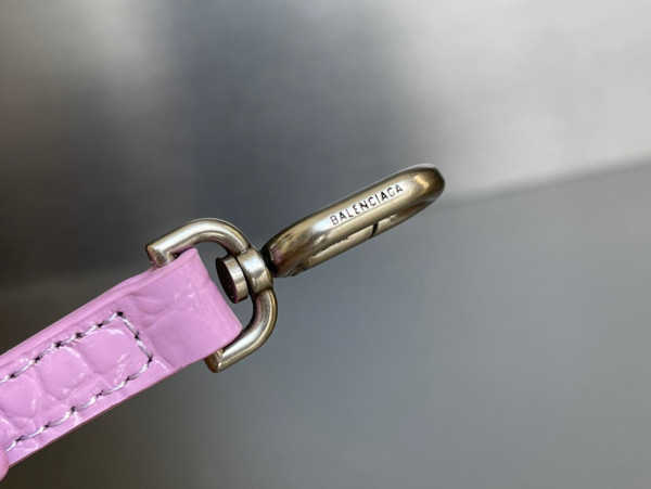 Ba*len*cia*ga hourglass