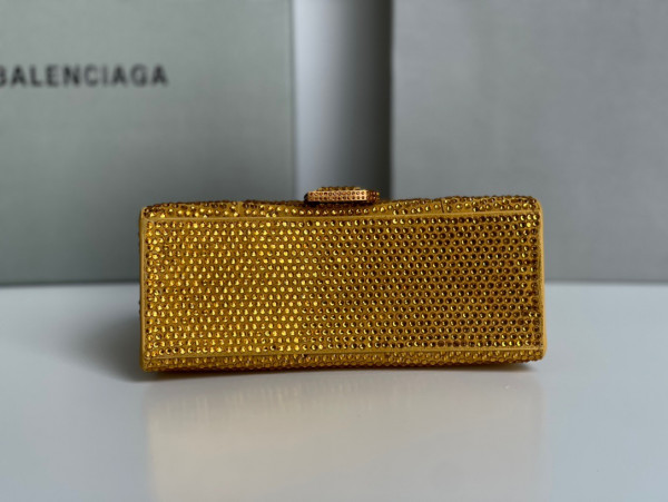 Ba*len*cia*ga hourglass