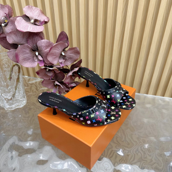 l0*is V*t0n slippers