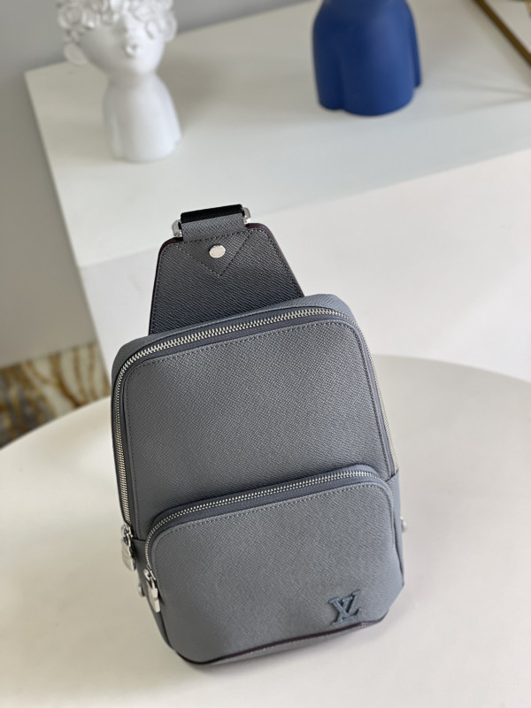 l0*is V*t0n avenue sling bag