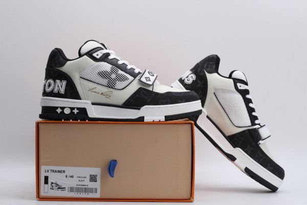 l0*is V*t0n trainer sneaker