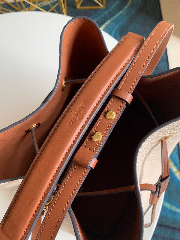 l0*is V*t0n neonoe mm