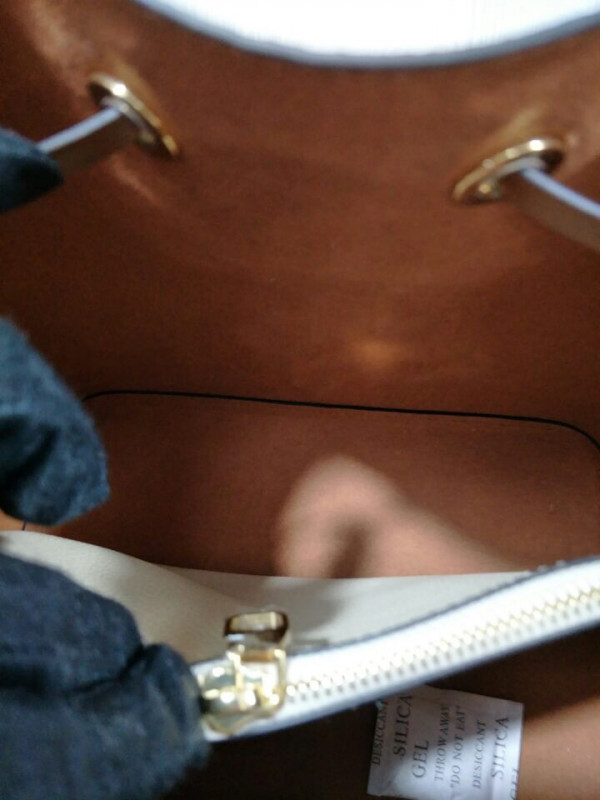 l0*is V*t0n neonoe mm