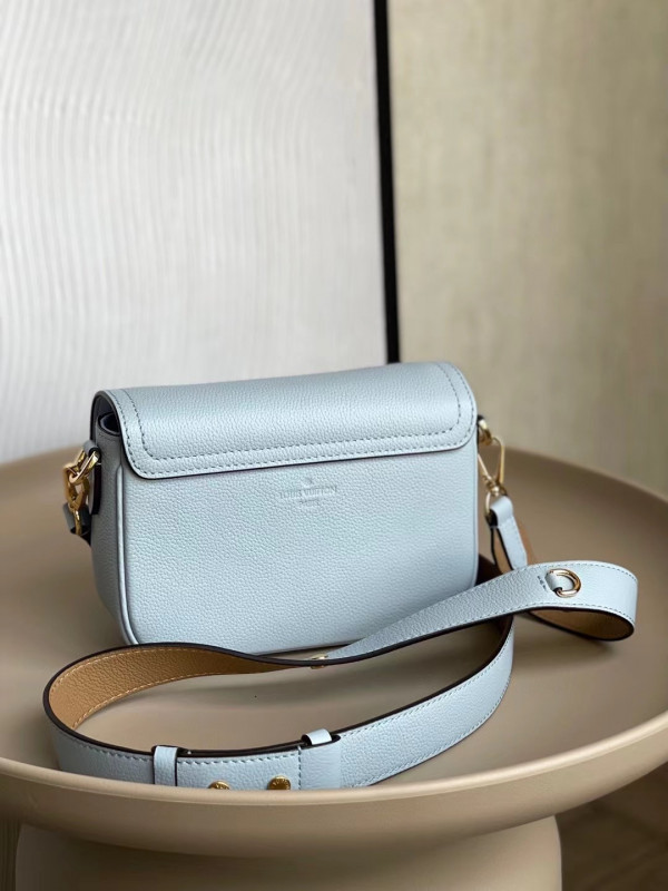 l0*is V*t0n lockme tender