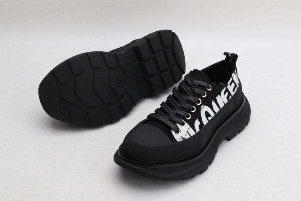 ale*d*r M*Q*en tread slick lace up