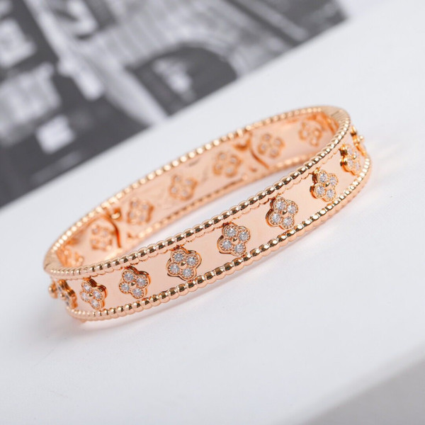 V*N CL*F & arpels  perlée bracelet