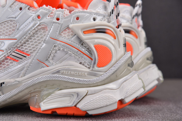 Ba*len*cia*ga runner