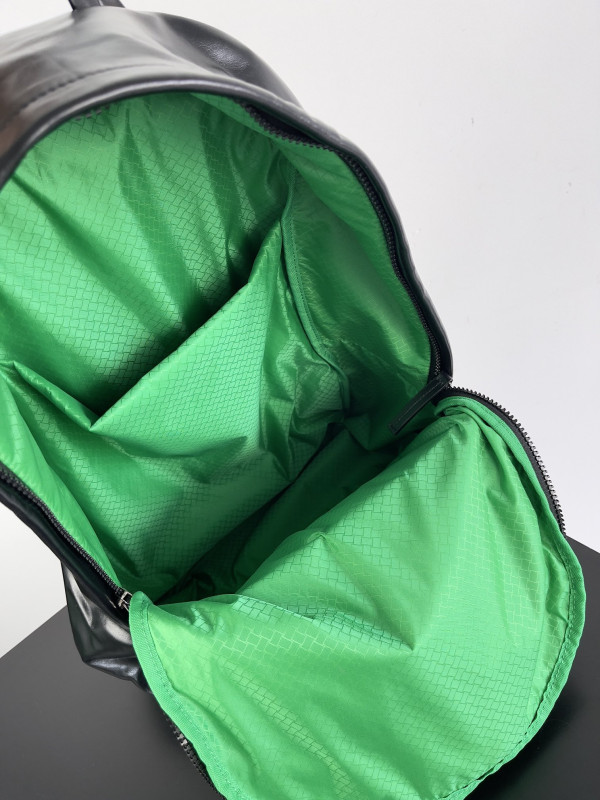 bo*te*ga Ve*ne*ta  backpack