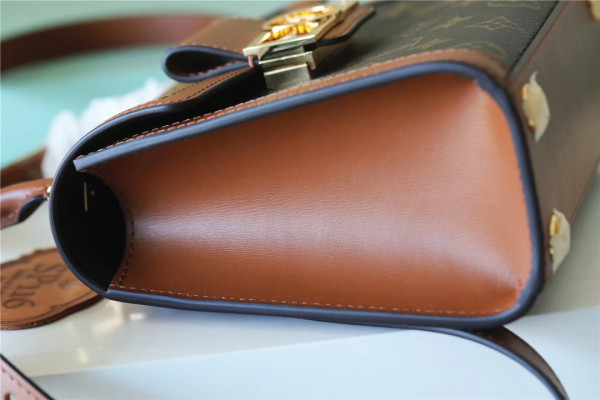 l0*is V*t0n dauphine capitale