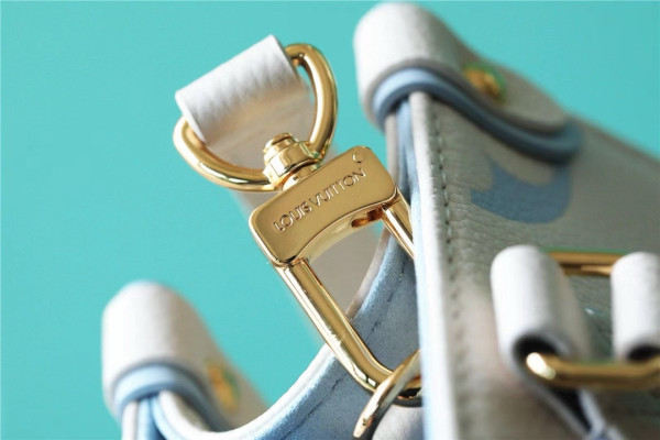 l0*is V*t0n onthego pm