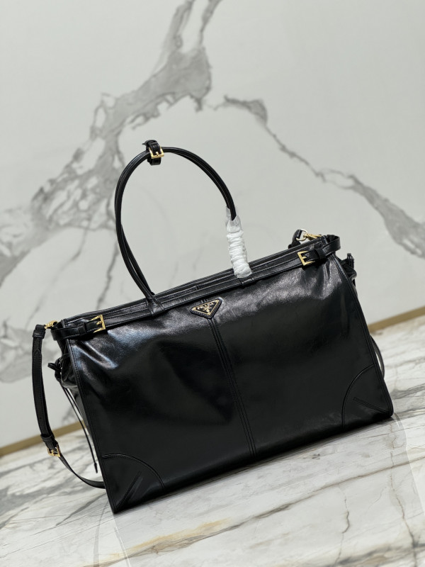 Pra*a extra large leather handbag