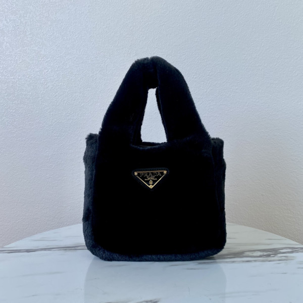 Pra*a woolen bucket bag-18*15.5*10cm