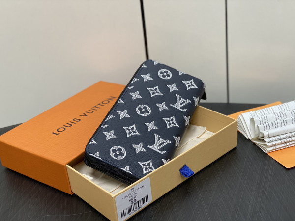 l0*is V*t0n zippy wallet-10*20*2 cm