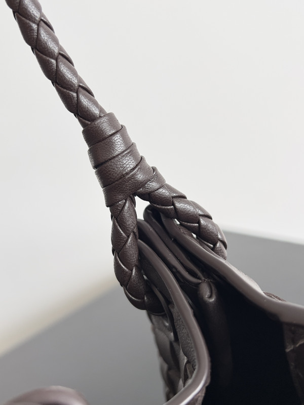 bo*te*ga Ve*ne*ta andiamo parachute small shoulder bag