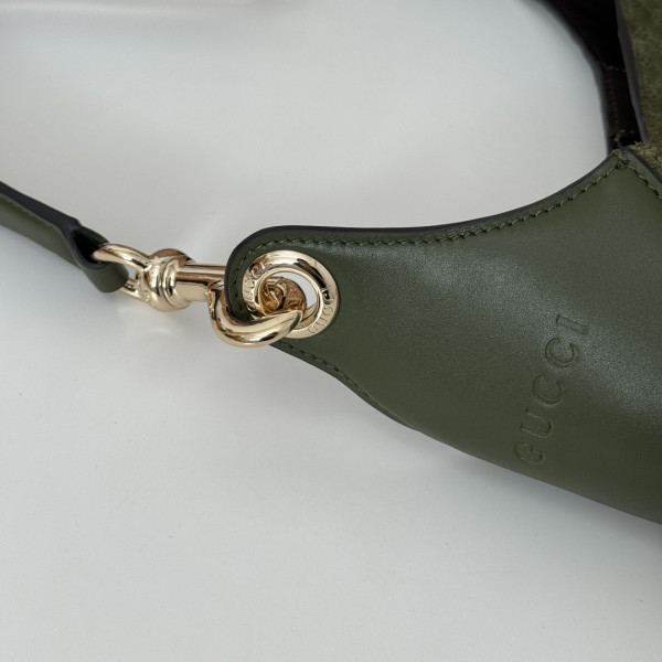 G*u*i b large shoulder bag