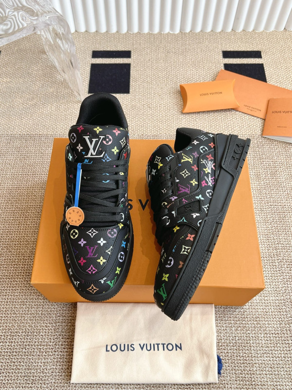 l0*is V*t0n sneakers