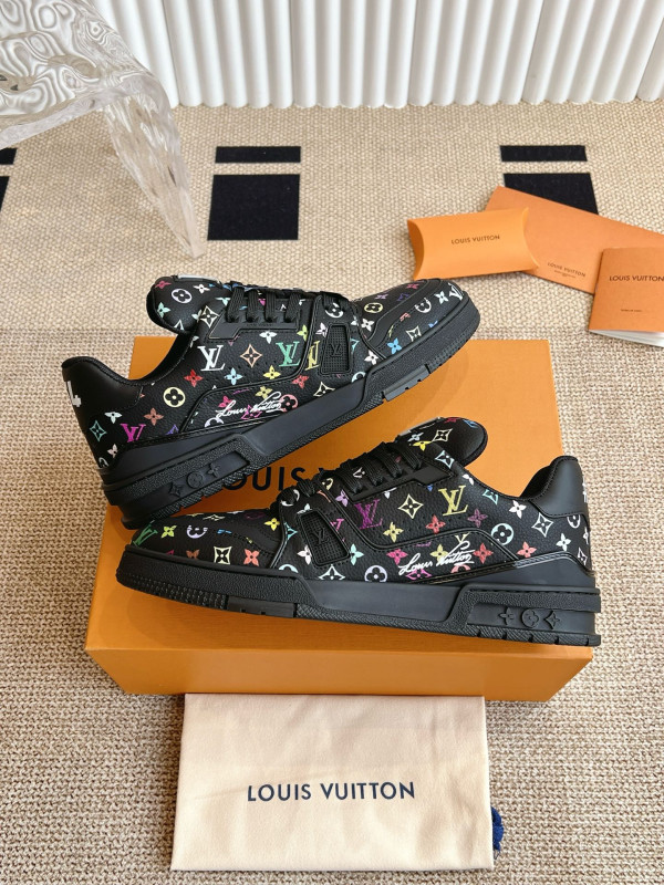 l0*is V*t0n sneakers