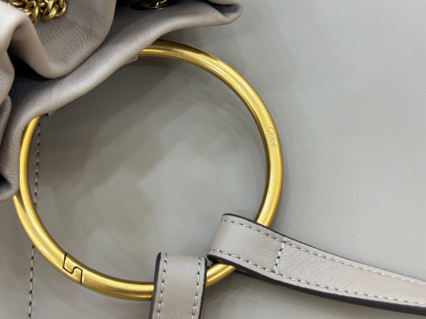 Chloe bracelet backpack in grained leather- 22*20*10.5cm