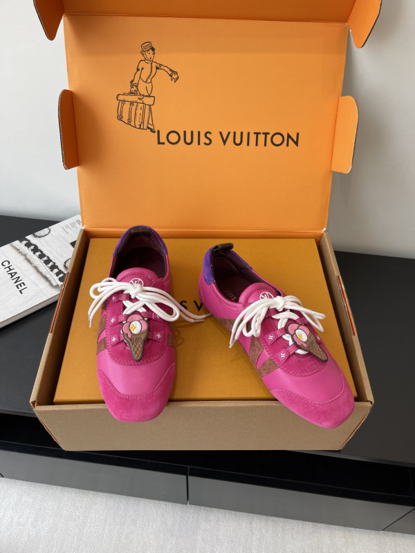 l0*is V*t0n sneakerina