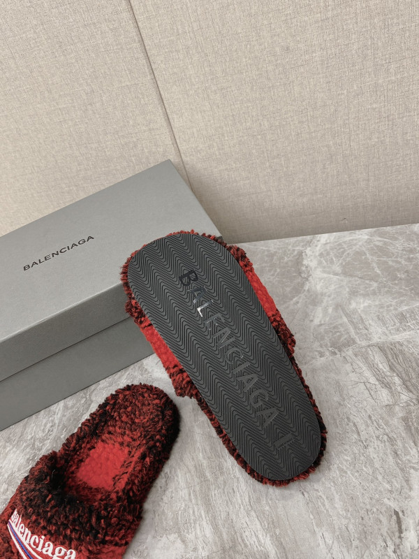 Ba*len*cia*ga slides